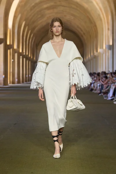 Look 50